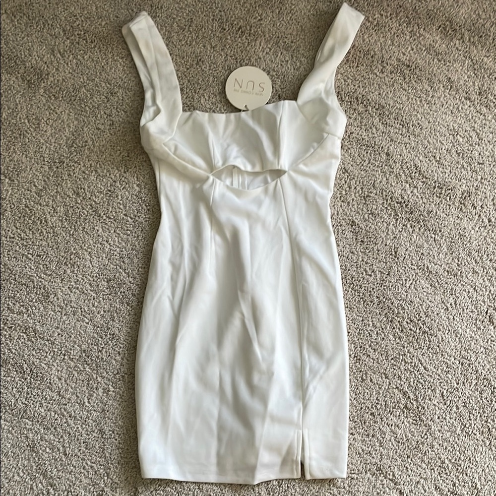 Here Cones The SUN White Sleeveless Dress w cutout New w tag